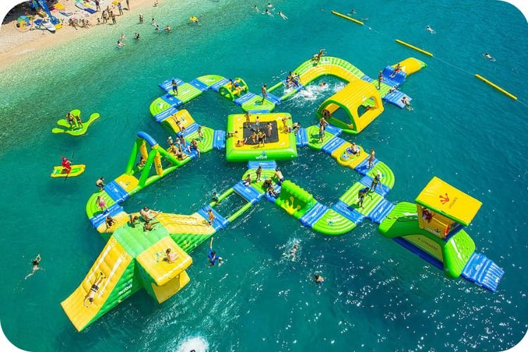 15 Tempat Menarik di Lumut Paling Indah dan Terbaik 8 Imej Frenzy Water Park