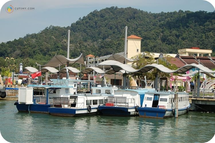 15 Tempat Menarik di Lumut Paling Indah dan Terbaik 12 Imej Jeti Lumut