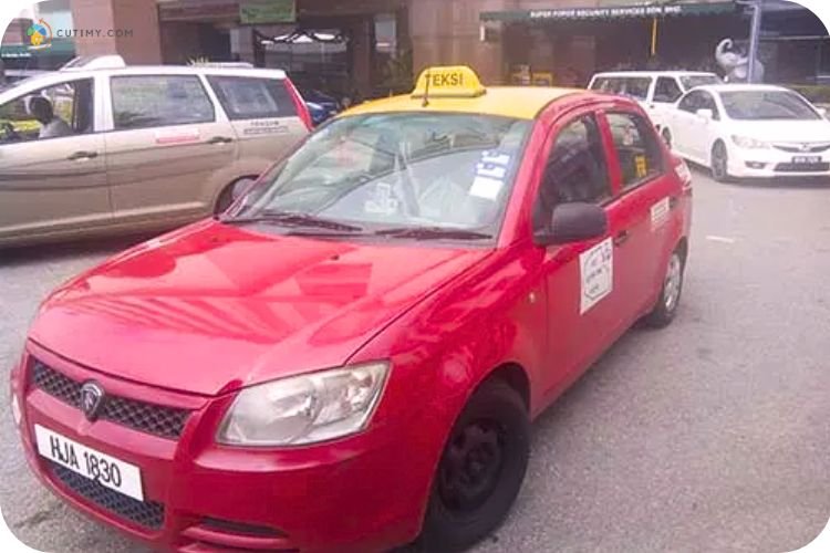 Imej Teksi Merah Jambu