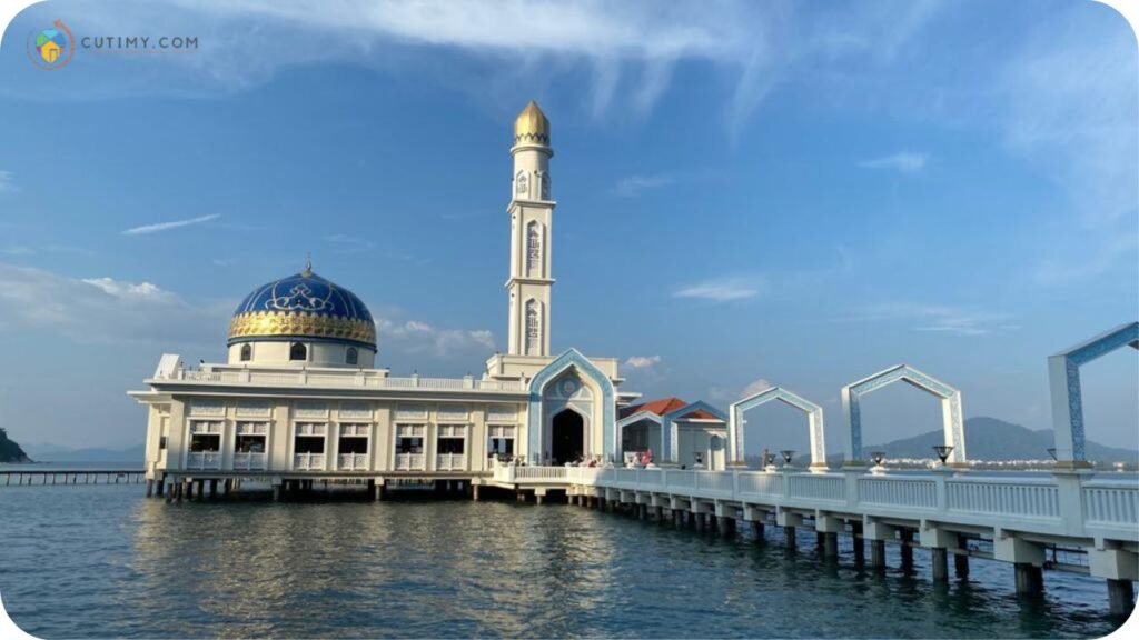 Imej Tempat Menarik di Pulau Pangkor Masjid Terapung