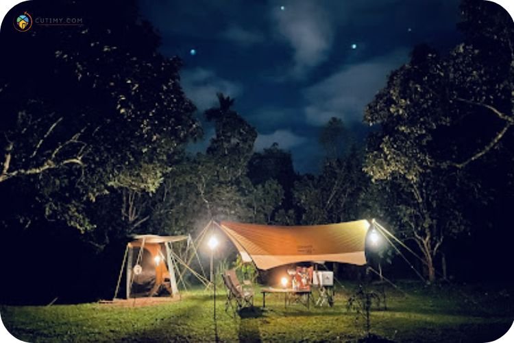 15 Tempat Camping di Johor Yang Best & Disyorkan! 5 Imej Hammock By The River