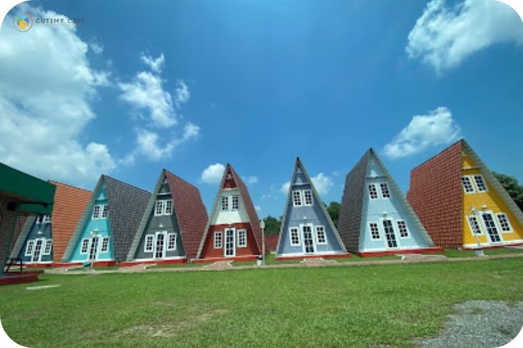 13+ Tempat Camping di Melaka Yang Menarik Terkini 5 Imej Masbro Village Triangle House