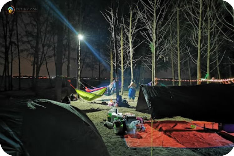 11 Tempat Camping di Terengganu Yang Menakjubkan 5 Imej Rhu Island Campsite