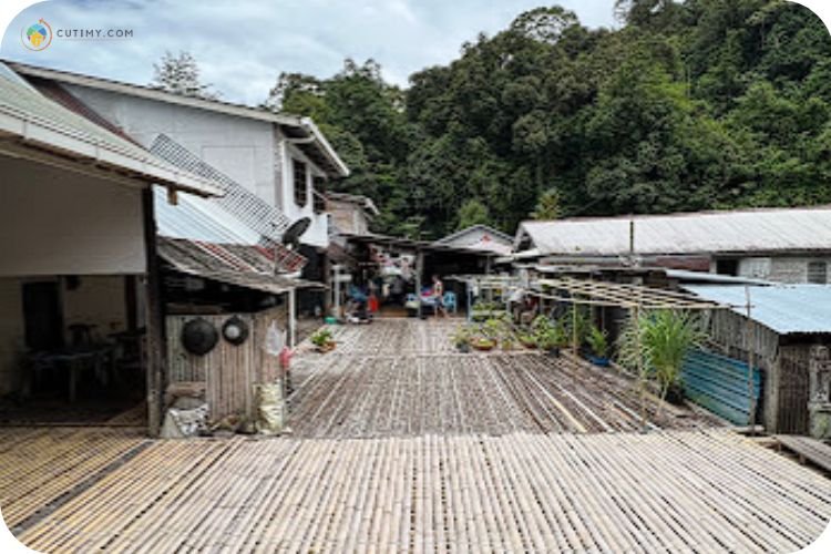 Imej Rumah Panjang Annah Rais Bidayuh
