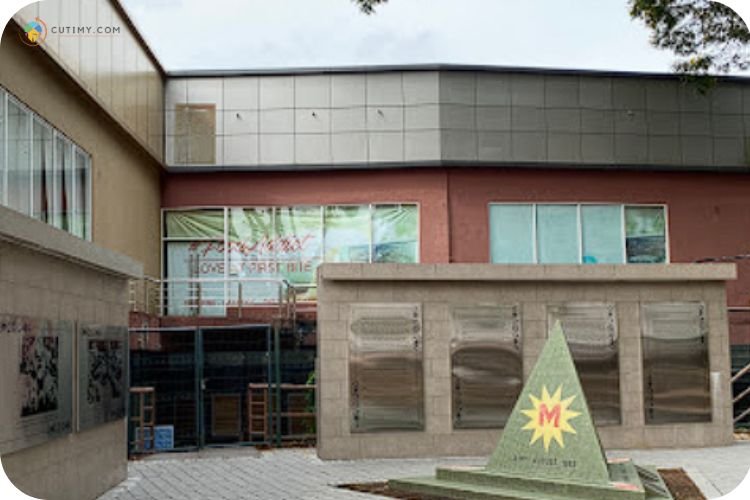 15+ Tempat Menarik Di Alor Gajah Yang Wajib Singgah! 9 Imej Tugu Kemerdekaan