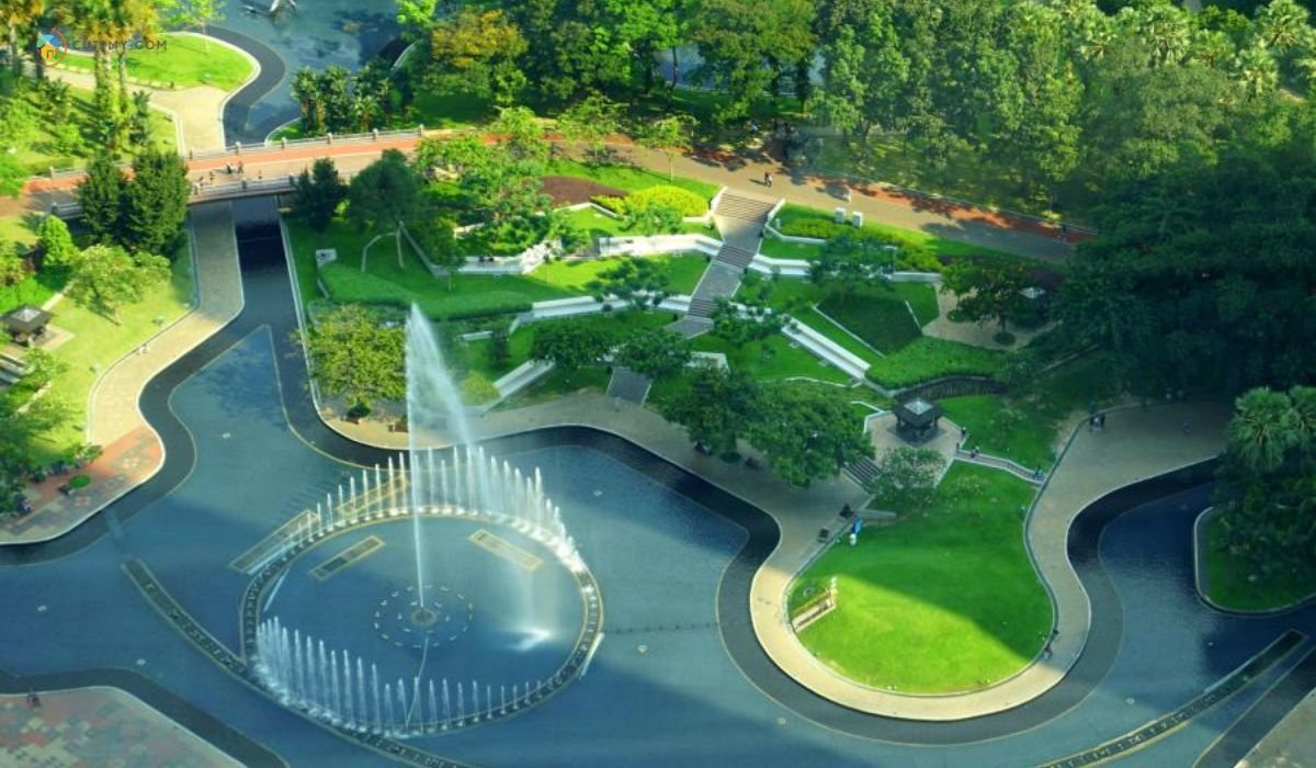 15+ Tempat Menarik Di Kuala Lumpur Yang Wajib Lawat! 5 imej KLCC Park