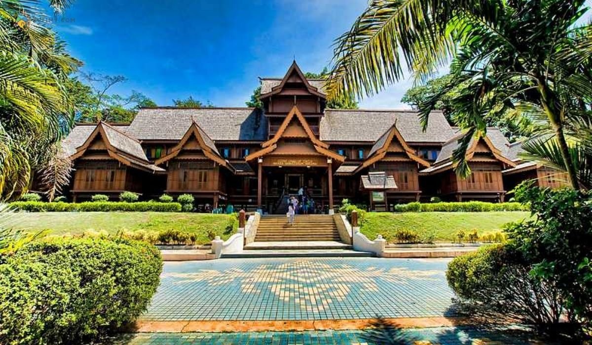 15 Tempat Bersejarah di Melaka Yang Wajib Lawat 7 imej Melaka Sultanate Palace Museum