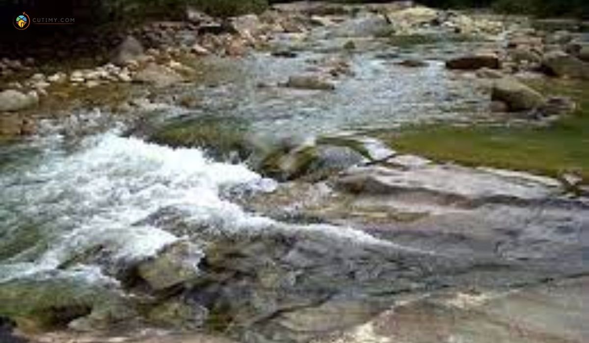 imej Pusat Rekreasi Air Terjun Lata Renyok_ Keindahan Air Terjun yang Menakjubkan