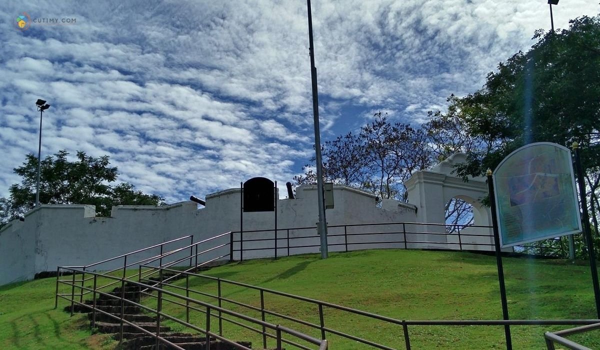 15 Tempat Bersejarah di Melaka Yang Wajib Lawat 5 imej St John’s Fort