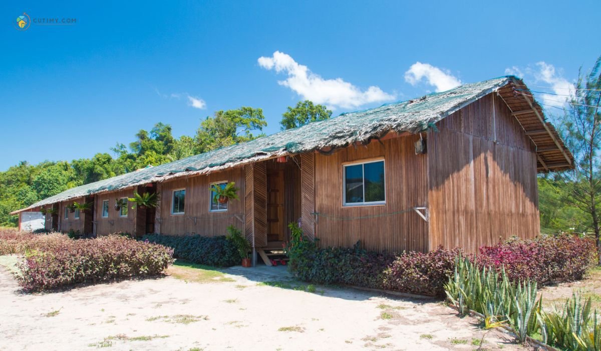 10 Tempat Menarik di Kuala Penyu Yang Wajib Lawat 4 imej Tempurong Golden Beach Resort