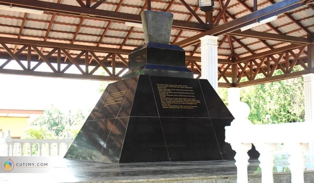 Imej Batu Bersurat Terengganu (Inscribed Stone of Terengganu)