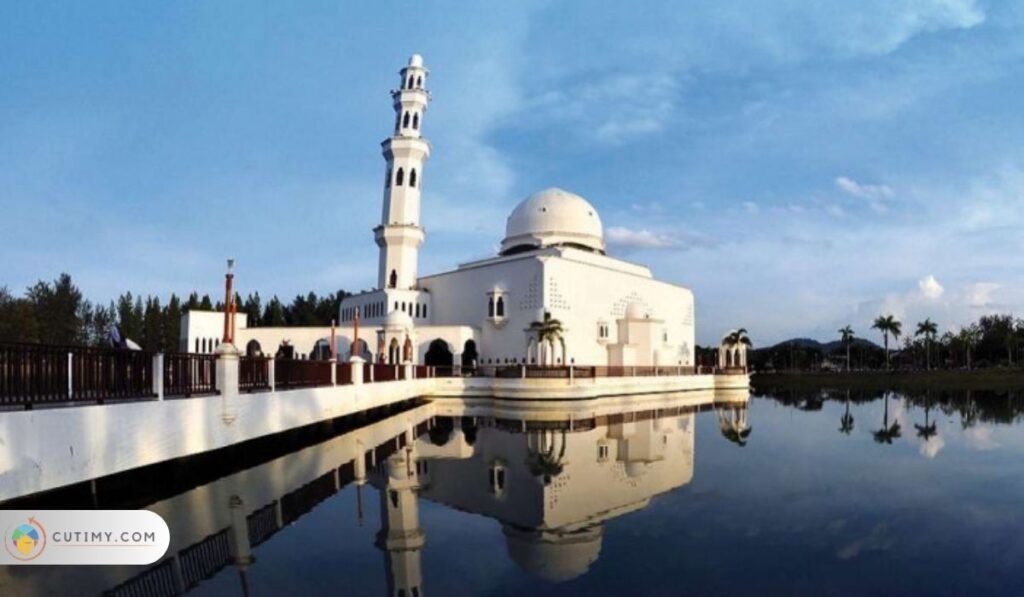 Imej Tengku Tengah Zaharah Mosque (Crystal Mosque)