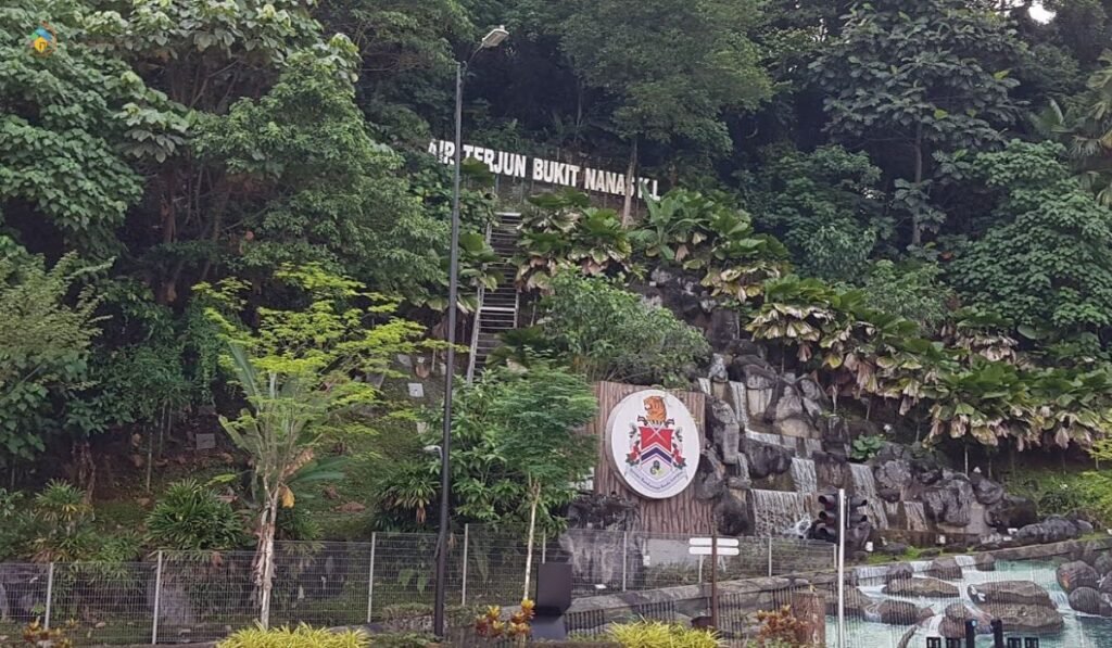 imej Air Terjun Bukit Nanas