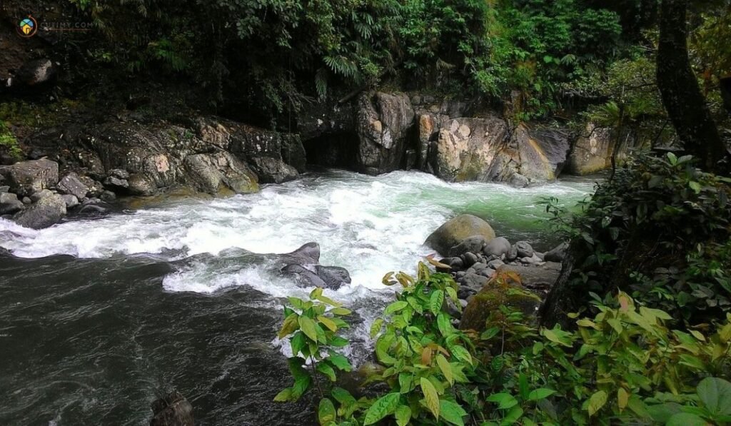 15 Tempat Mandi di Terengganu Yang Wajib Korang Lawat 5 imej Airterjun Saok Waterfall
