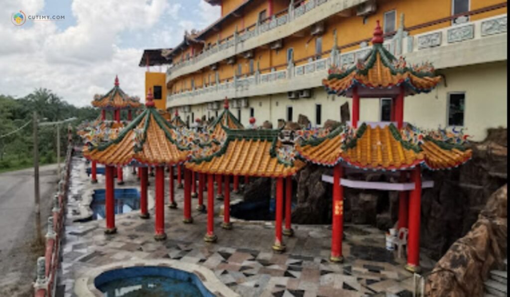 imej Black Dragon Cave Temple