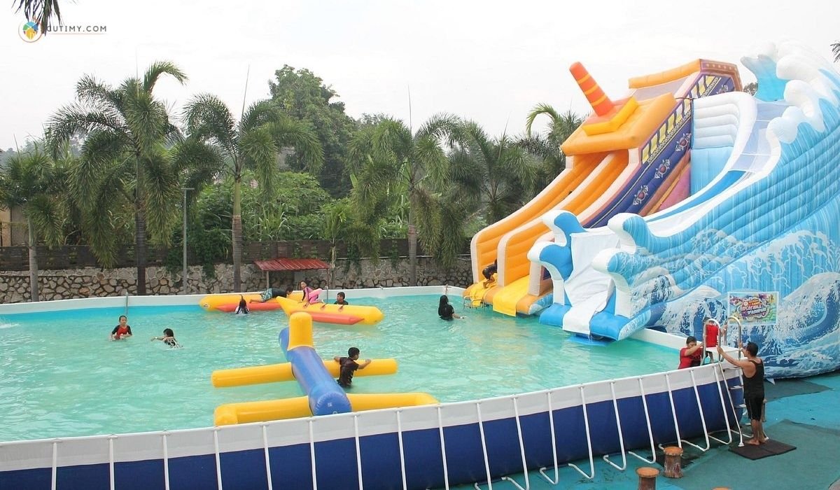 7 Taman Tema Air Melaka Untuk Aktiviti Yang Seronok 7 imej Jasin Hotsprings_Air Panas Jasin Inflatable Waterpark