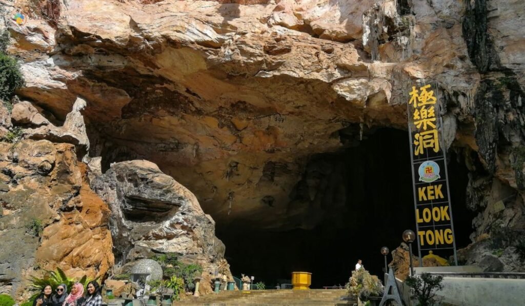 11+ Tempat Mandi di Ipoh Yang Wajib Korang Lawat 12 imej Kek Look Tong