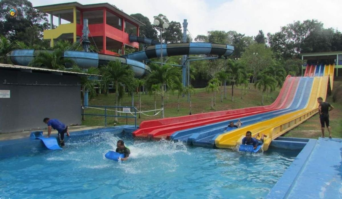 15+ Tempat Mandi di Melaka Popular Terkini 6 imej Melaka Wonderland Theme Park