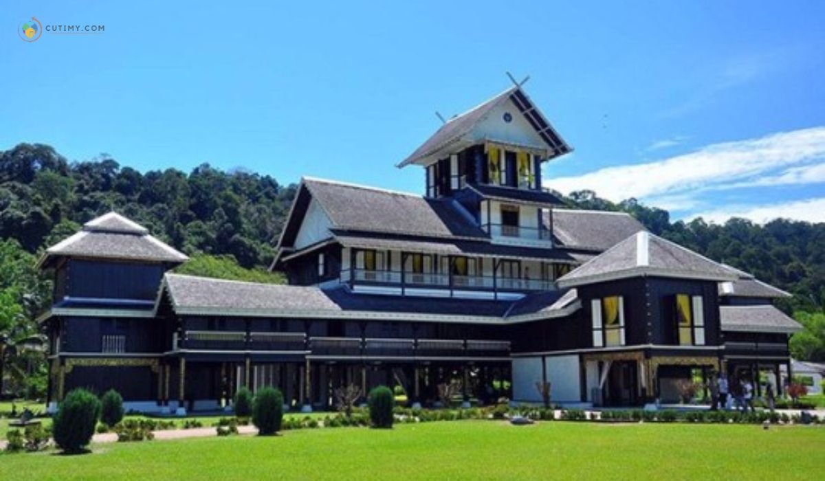 imej Muzium Diraja Istana Lama Seri Menanti
