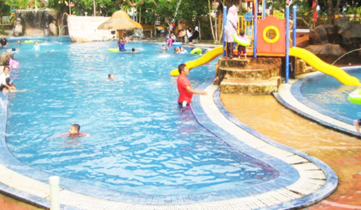 7 Taman Tema Air di Kelantan Yang Mengasyikan Terkini 1 imej Taman Air Splash_ Ombak Keasyikan dan Kejutan