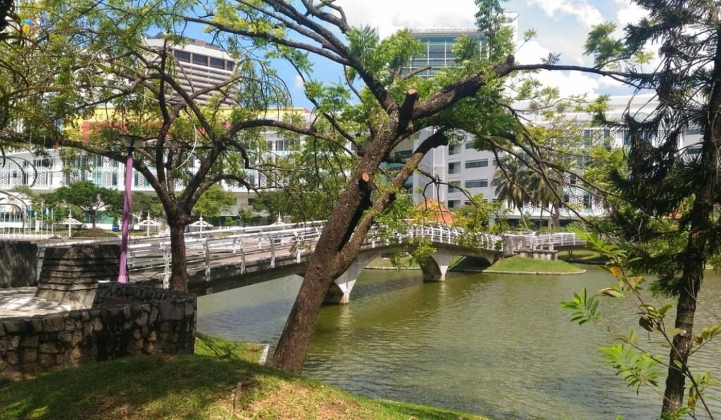 imej Taman Tasik Shah Alam (Tasik Tengah)
