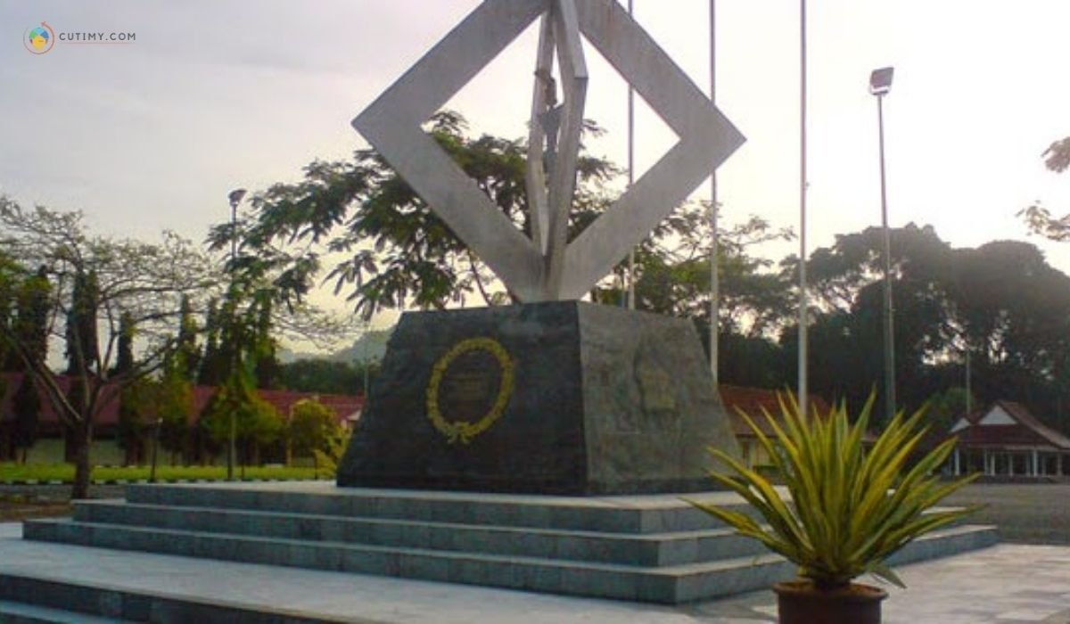 10 Tempat Bersejarah di Perlis Paling Menakjubkan 9 imej Tugu Peringatan Sintok