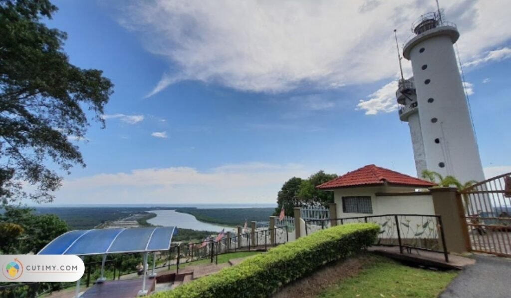 7 Tempat Menarik Di Pulau Carey yang Wajib Lawat! 6 Imej Bukit Jugra Lighthouse